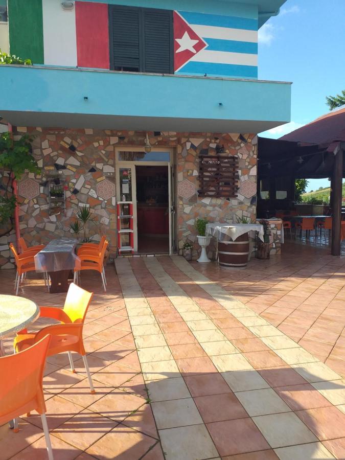 Affittacamere El Mojito Calopezzati Exteriör bild